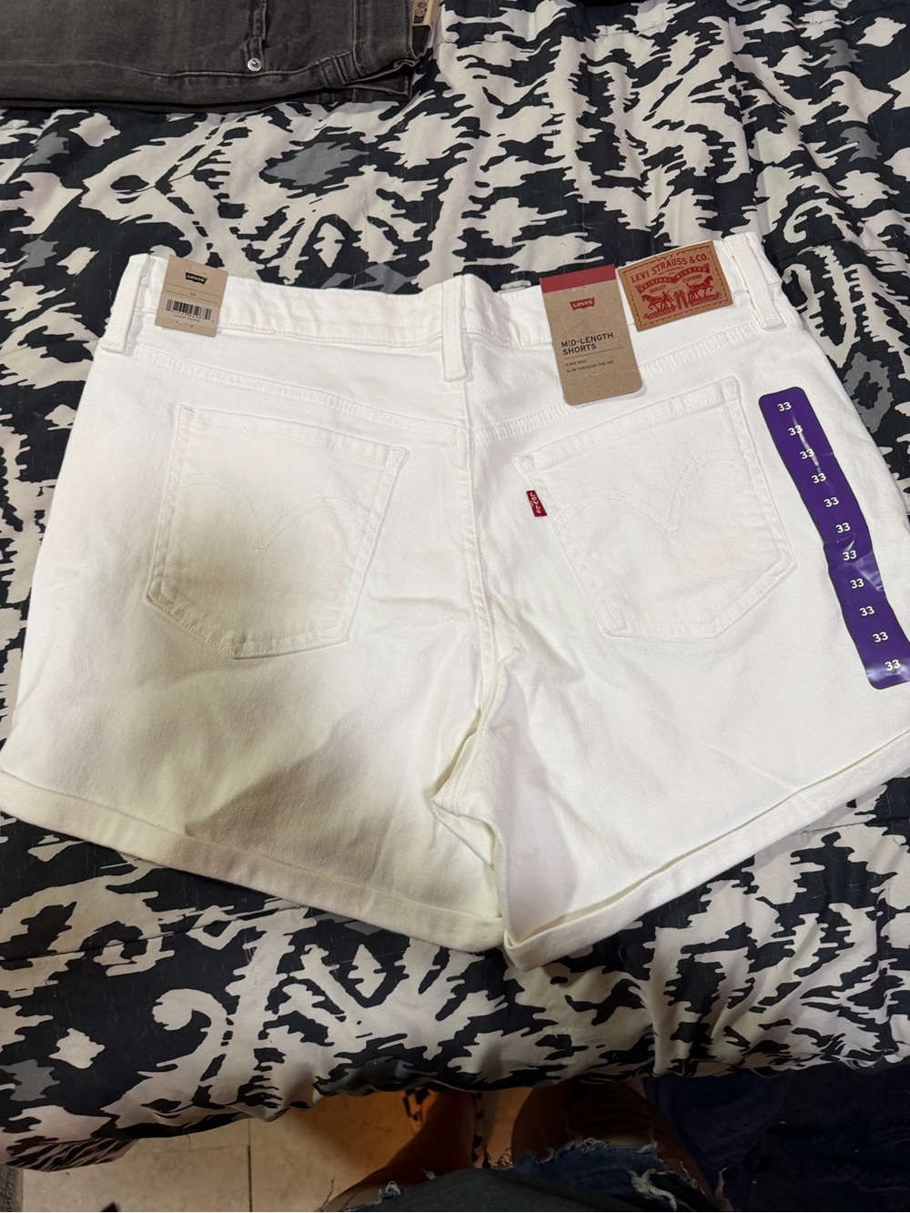 Levi’s - Picture 2 of 2